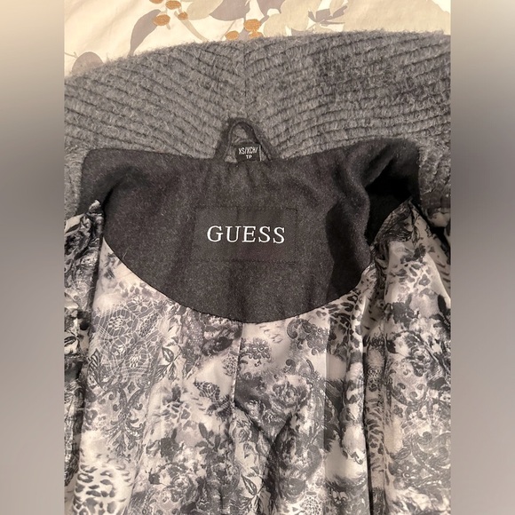 Guess Original coat, size XS - Picture 5 of 7
